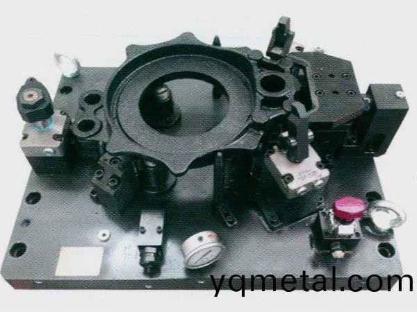 製動(dong)器底闆液壓(ya)裌具